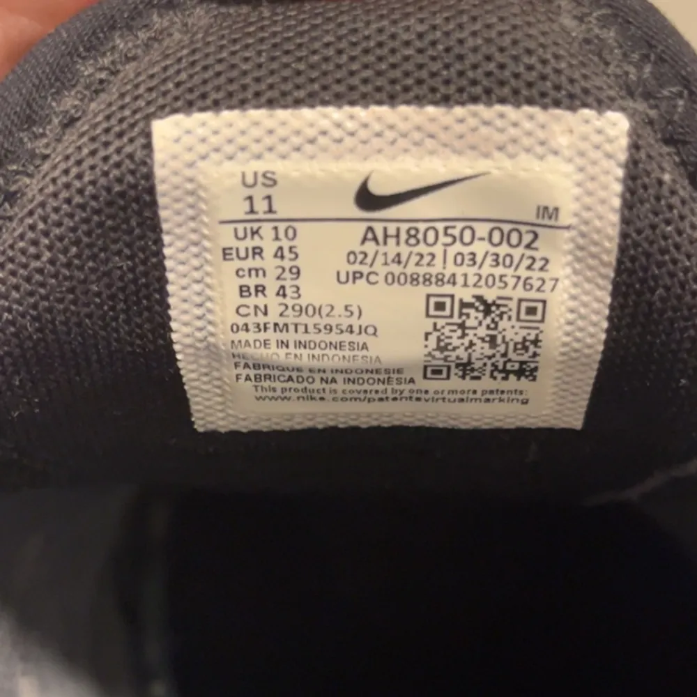 Nike skor i mycket bra skick  nypris 1 500kr  Säljs för 800kr. Skor.