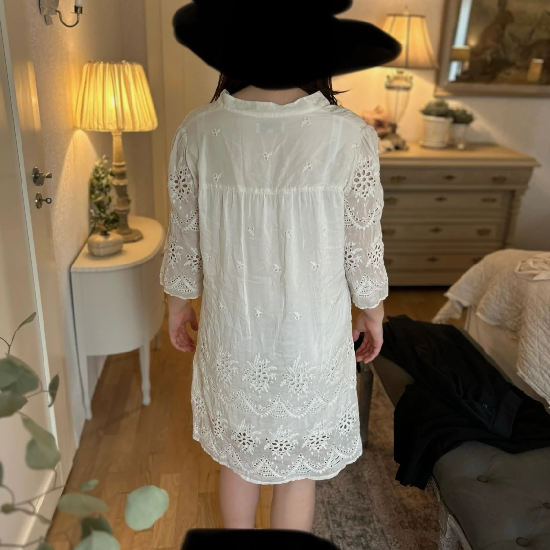 Krämvit spets klänning 🤍 - 91
