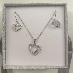 NYA ÄKTA SILVER  - Helt nya inte ens testade i äkta silver från albrekts guld! Säljer båda tillsammans!  NY PRIS 840! 