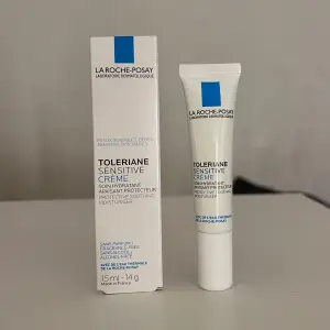 Säljer den här helt oanvända och nya moisturisern från la roche posay då jag ej behöver den🤍säljer för 40krst