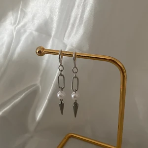 Nitörhängen  - Nitörhängen i rostfritt stål och bara att trycka på köp nu❤️