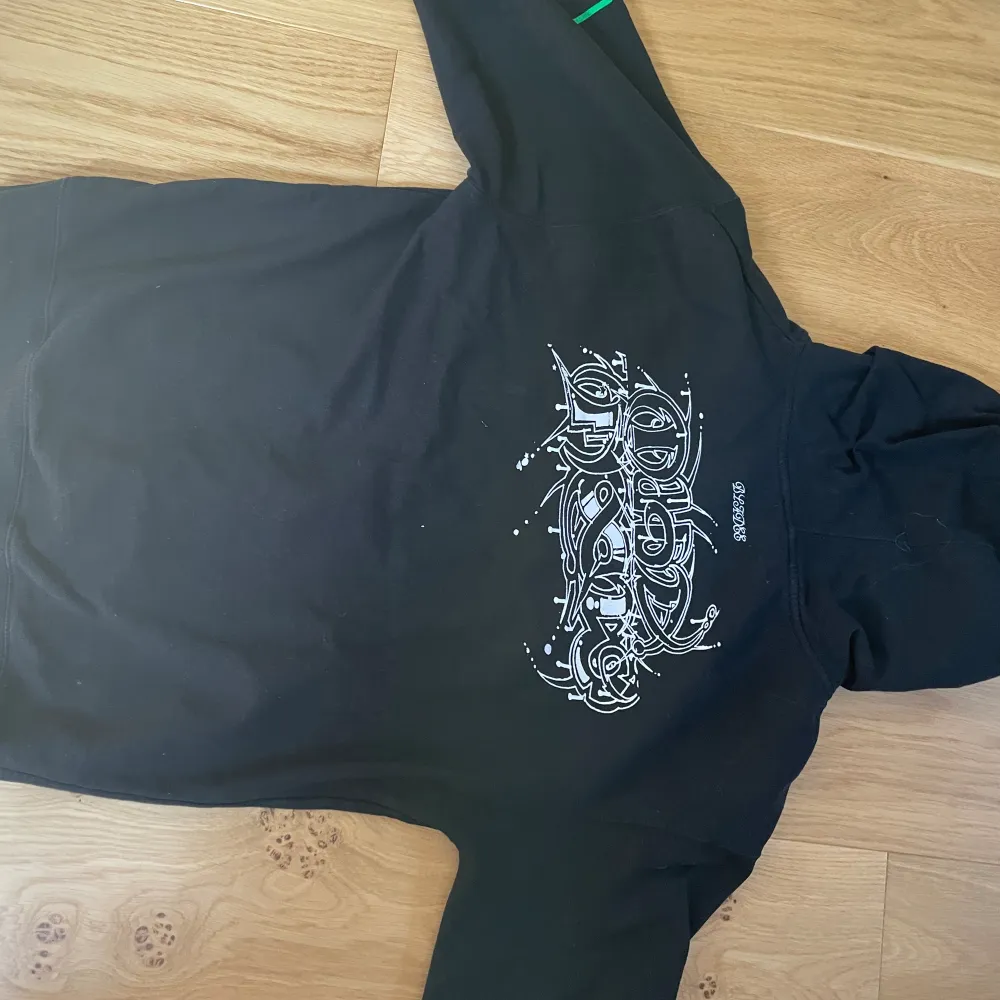 Storlek M knappt använd fåtal gånger  Bladee The Fool hoodie . Hoodies.