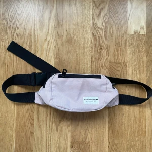 Björn borg väska - Björn borg midjeväska, hör av dig vid fler frågor!💕