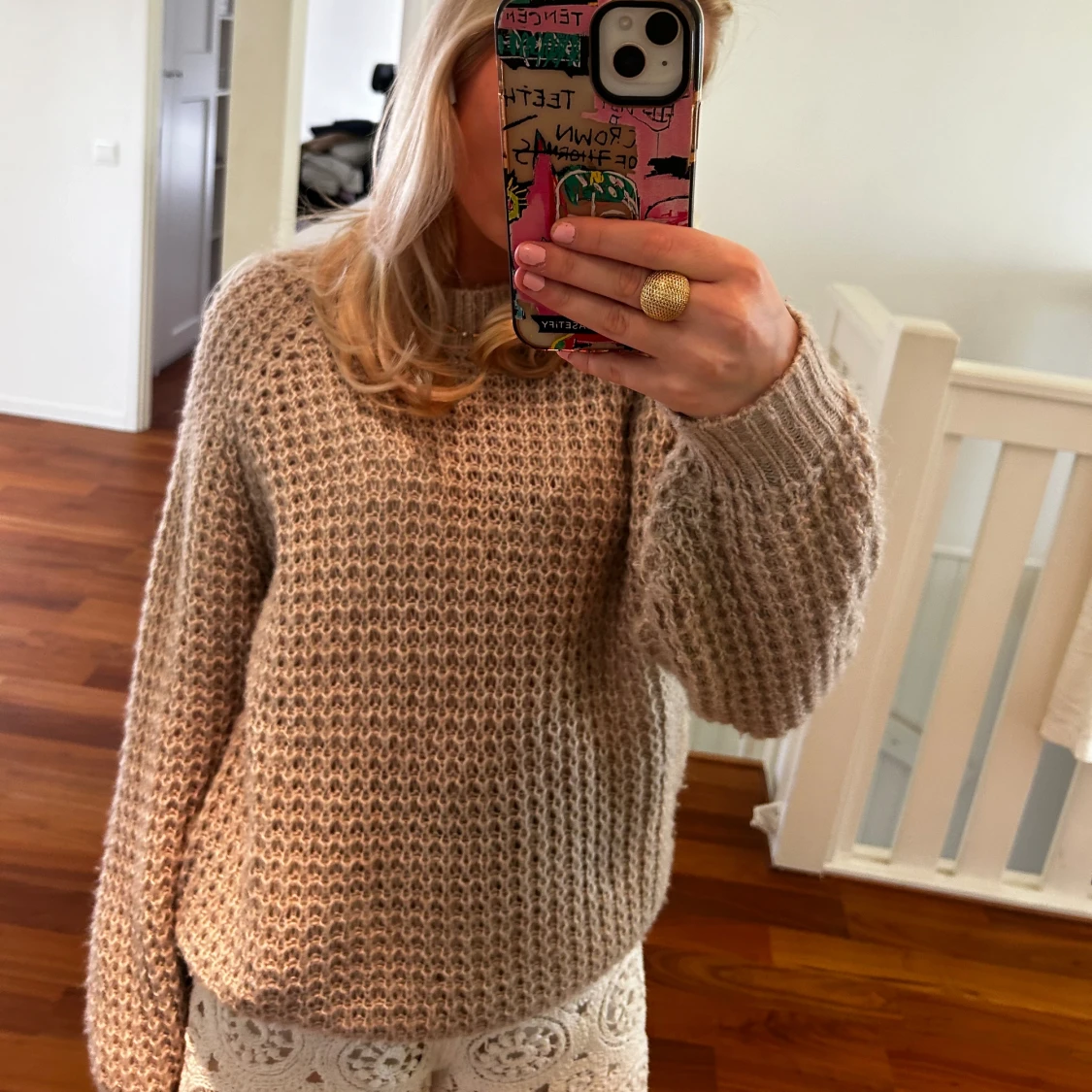 Beige stickad tröja - 90