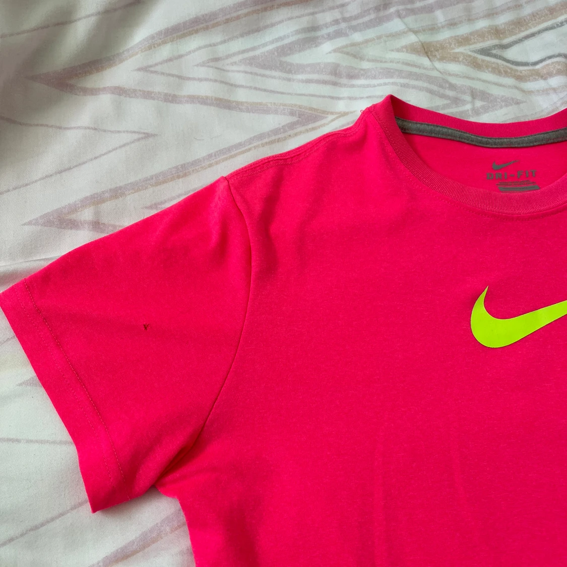 Neonrosa Nike t-shirt - 92