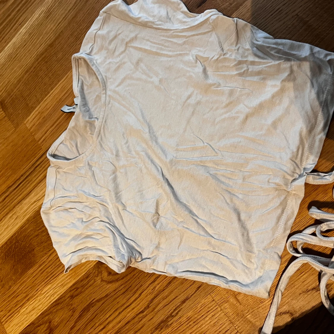 croptop med knytning