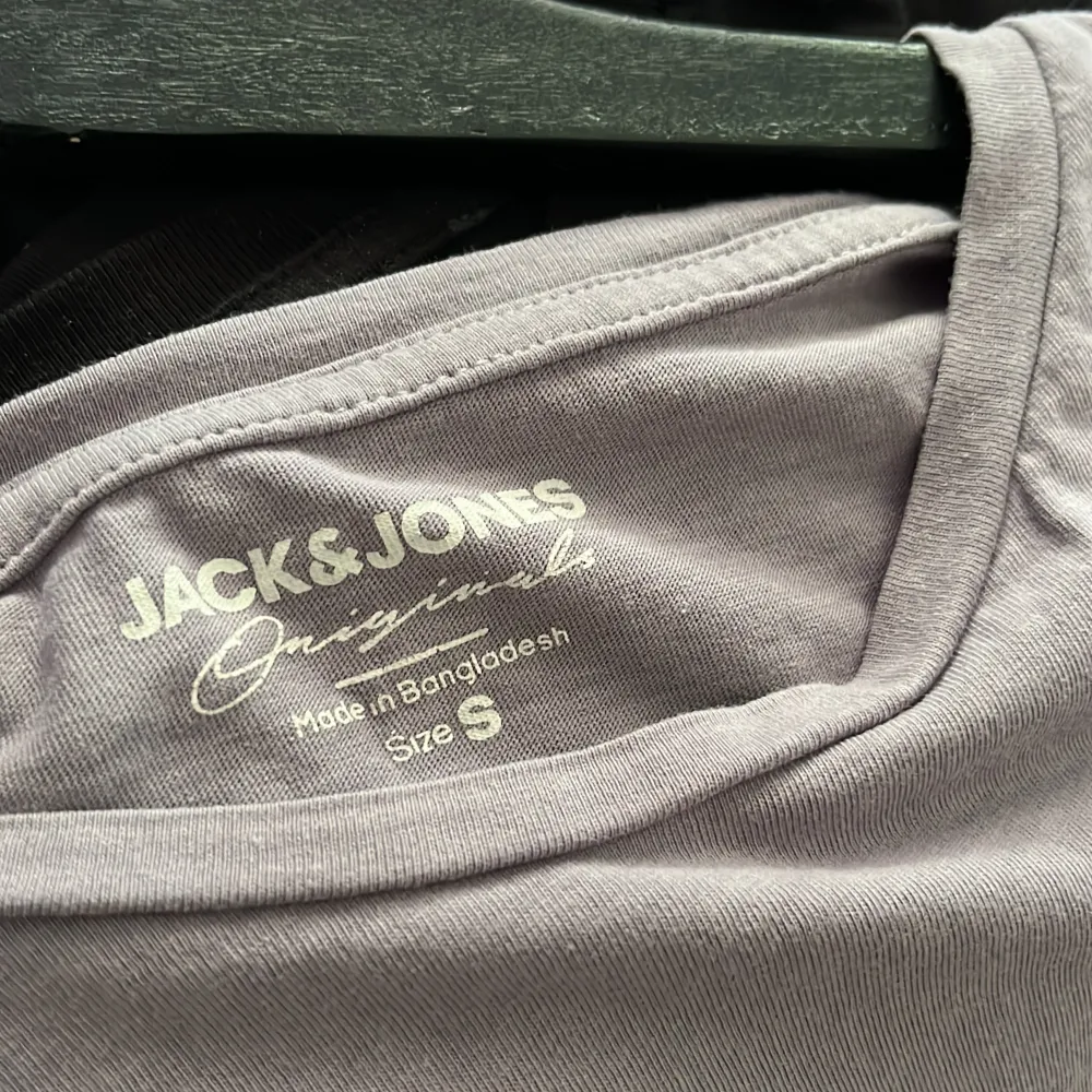 Märke: Jack & Jones Skick: Bra, använd  Köpare betalar frakten!👍🏼. T-shirts.