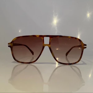 ”Grisch” Glasögon  - Säljet ett par feta brillor nu till sommaren | Nypris:599kr | Mitt pris: 199kr | Hör av dig vid minsta fundering! 😎😊