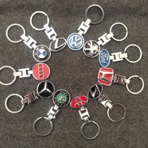 Bil Nyckelring  - Mått lins 9.00*3.50 cm 75kr/st 