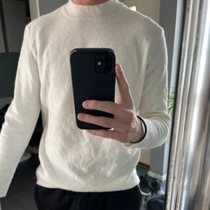 Stickad tröja - Stickad tröja Zara. Skick 7/10. 