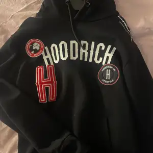 Säljer denna hoodie för den inte kommer till användning!😊