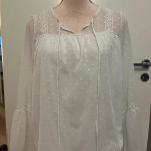 Blus  - Fin blus från vila🤍