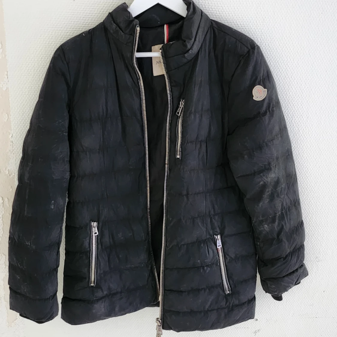 Svart pufferjacka från Moncler