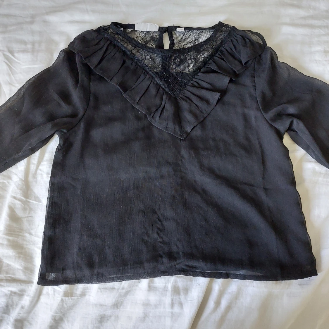 Långärmad spetströja<3