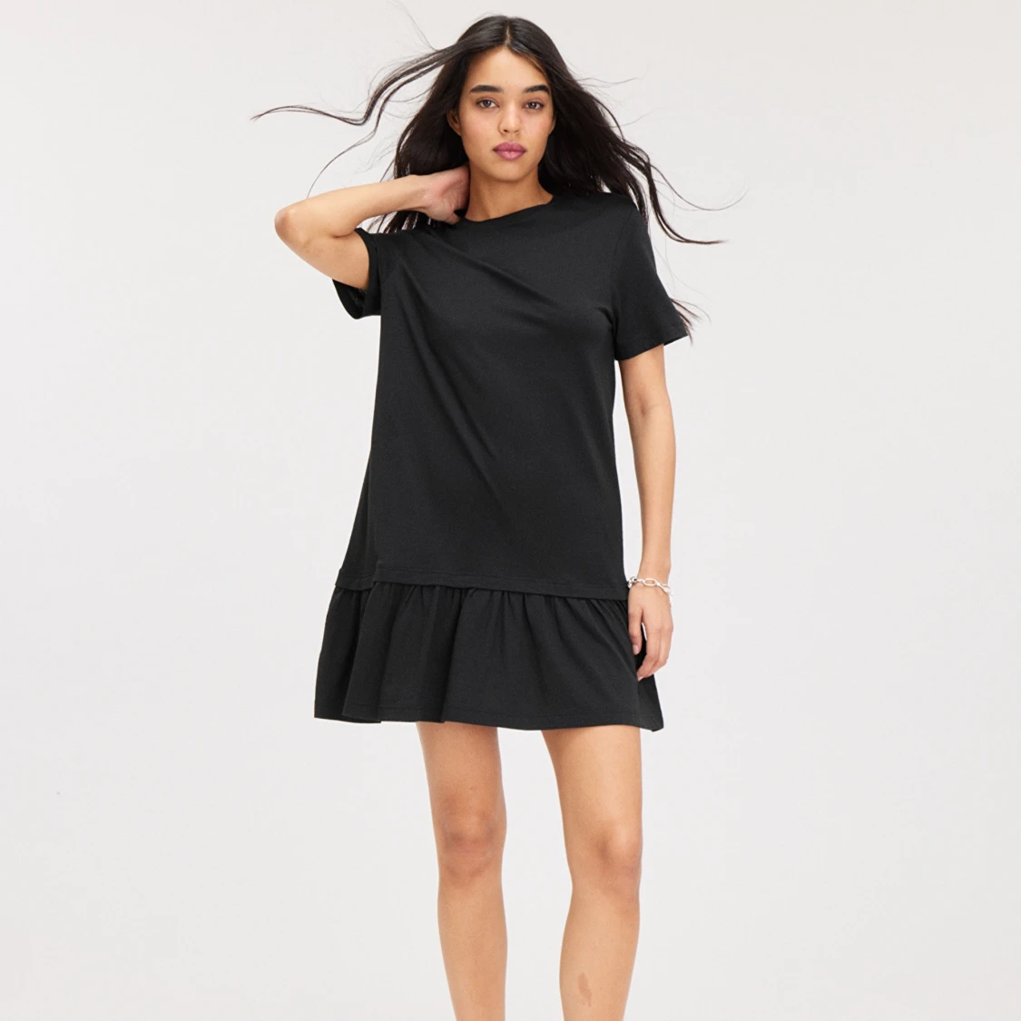 Oanvänd klänning från monki!! 