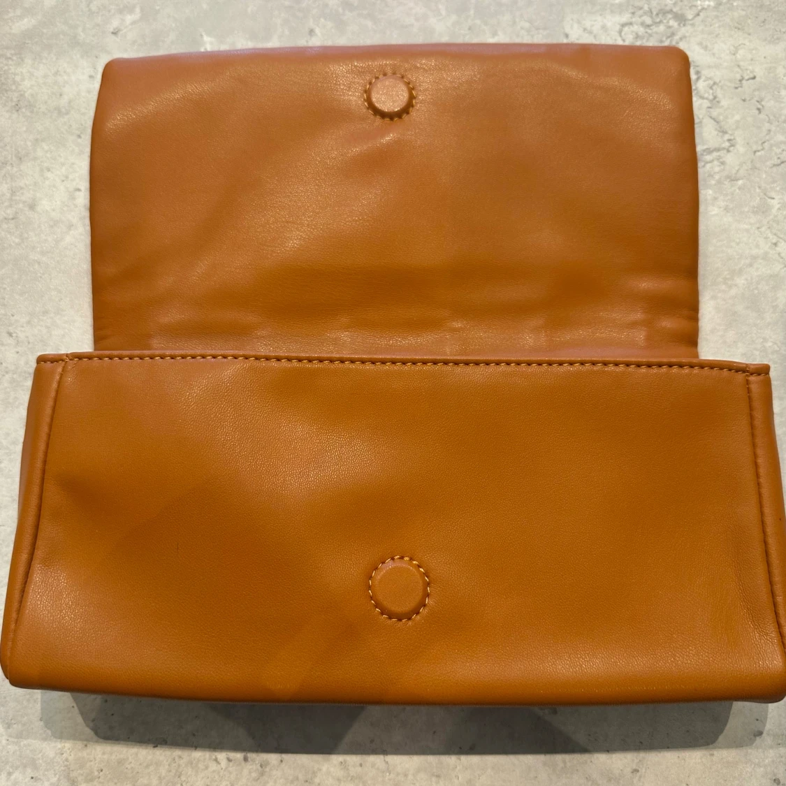 Clutch i konstläder - 91