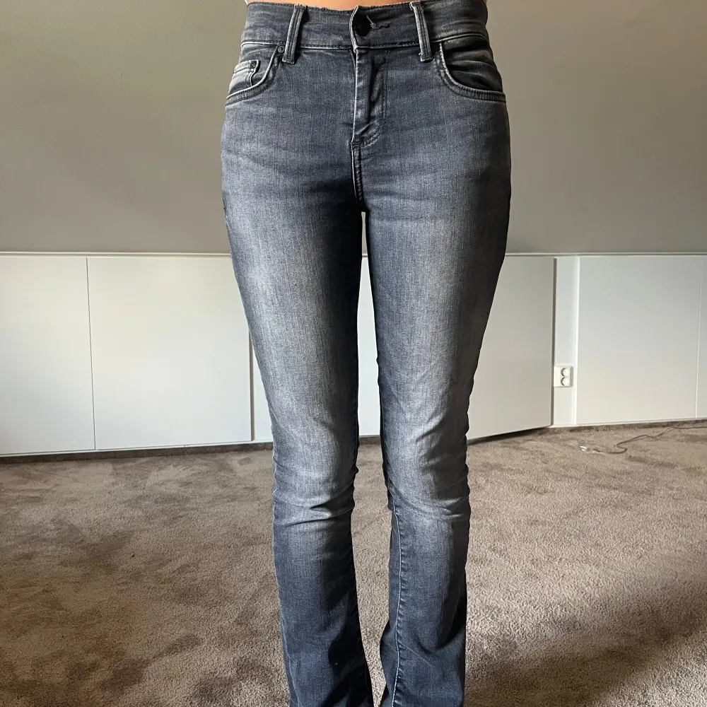 LTB jeans, lite korta på mig som är runt 163 men annars mycket sparsamt använda. . Jeans & Byxor.