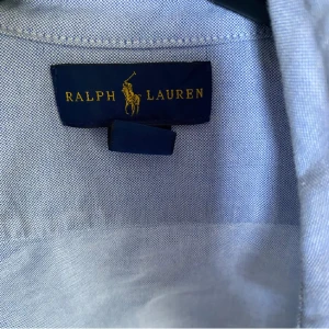 Ralph lauren  - Köp! Bra skick och sitter fint. Kan även byta för något annat plagg!