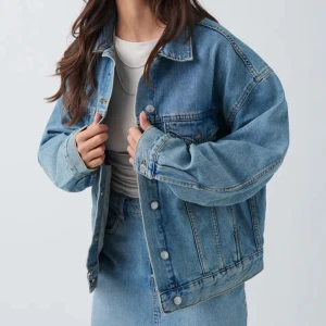 Jeans Jacka - Jeans jacka från Gina tricot, använd fåtal gånger. 🫶🏼