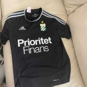 Ifk Göteborg  - En gammal ifk Göteborg som är väldigt bra skick där jag inte har använts har bara legat hemma 