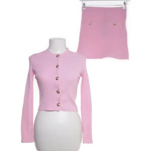 Zara sett - Säljer mitt sett från zara, aldrig använt!  Prislappen finns kvar Kan tänka mig gå ner i pris vid snabb affär 