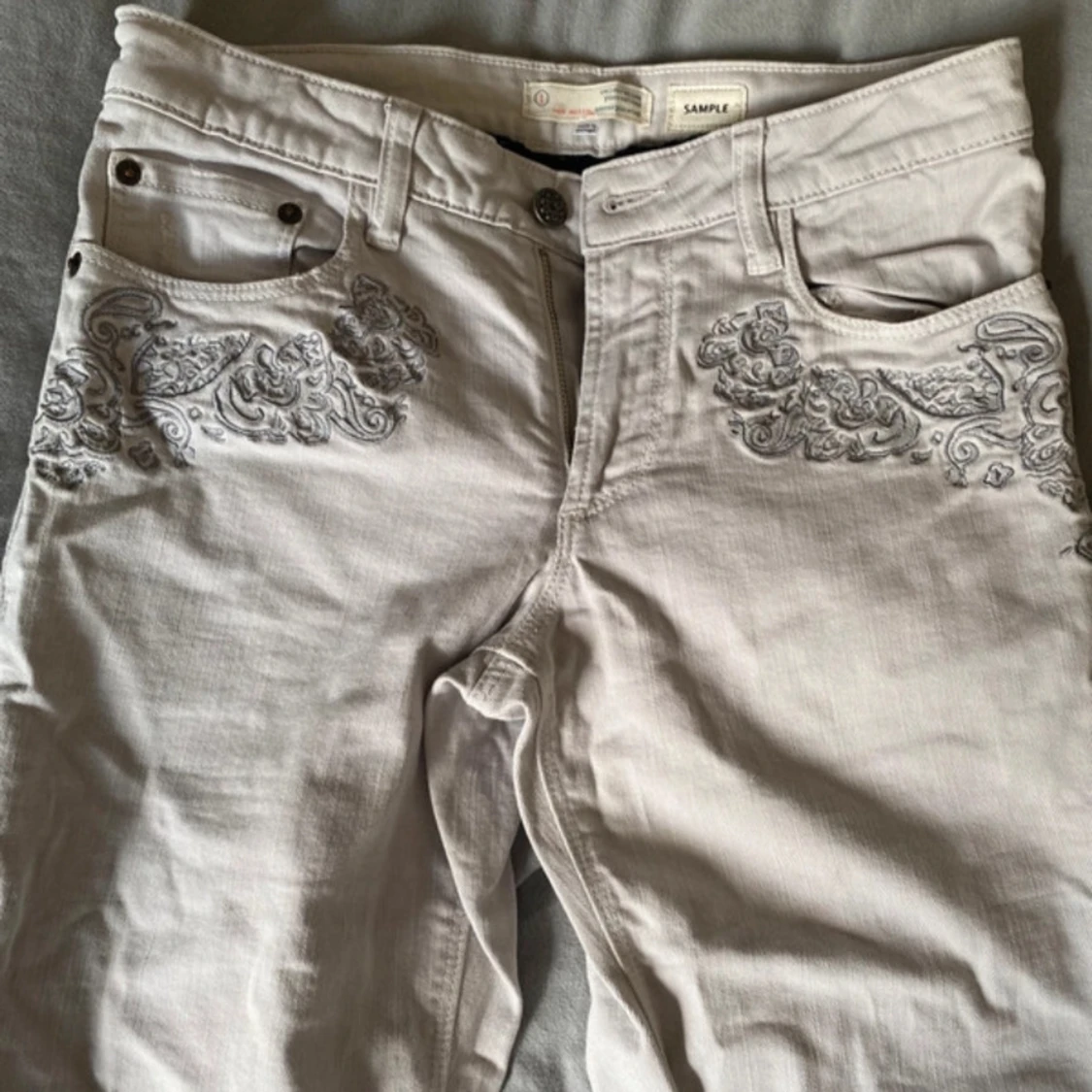 Grå raka jeans - 92