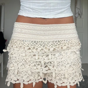 Spetsshorts - Midjemått: 34cm rakt över 💗