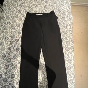 Kostym byxor  - Svarta kostymbyxor i storleken XS 