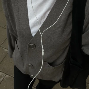 Stickat mjukisset  - Sååå fin kofta och tillhörande byxor!❤️150 per del!❤️