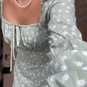 Klänning - Blommig klänning från shein i XS. Aldrig använd. 80kr❤️