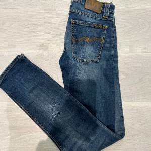 Nudie jeans storlek 28/34 Säljer då ej har användning längre Bara att höra av sig vid frågor eller liknande!