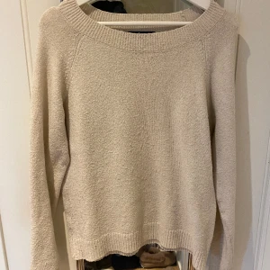 Doffy Vero Moda - En beige Doffy tröja från vero Moda, ganska använd