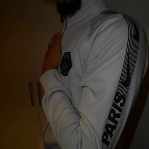 Nike paris - Pris kan diskuteras!