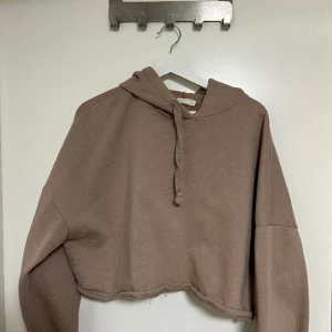 Croopad hoodie - Använt sällan, färg beige 