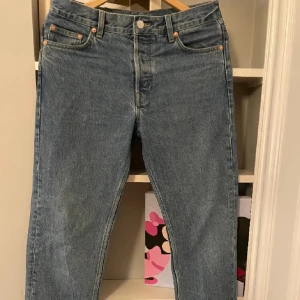 Weekday Jeans - Ett snyggt par weekday jeans som inte kommer till användning och söker ett nytt hem, skriv vid intresse! W28 L32