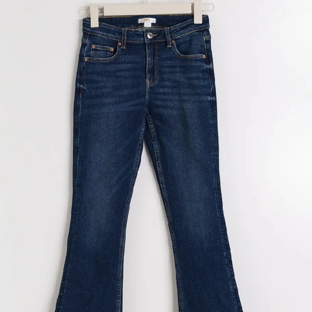Jättefina jeans från Gina Young, säljer dom då dom inte kommer till användning❤️. Jeans & Byxor.