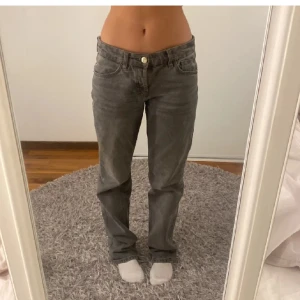 Lågmidjade jeans  - Skitsnygga lågmidjade jeans som passar till allt💕💕
