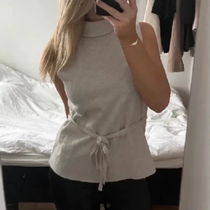 Zara tröja  - Säljer denna tröjan (bilden är lånad). Den är i bra skick. Skriv för privata bilder. 