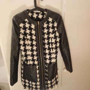 Skitsnygg kappa - Super snygg kappa strl s-m. Sparsamt använd.