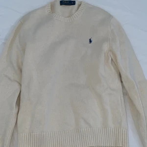 Ralph lauren tröja  - Super snygg Ralph lauren tröja skick 10/10 ny pris cirka 1250 kr 💙