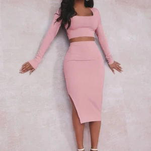 rosa sett - säljer mitt oanvända rosa kjolsett i strl s.