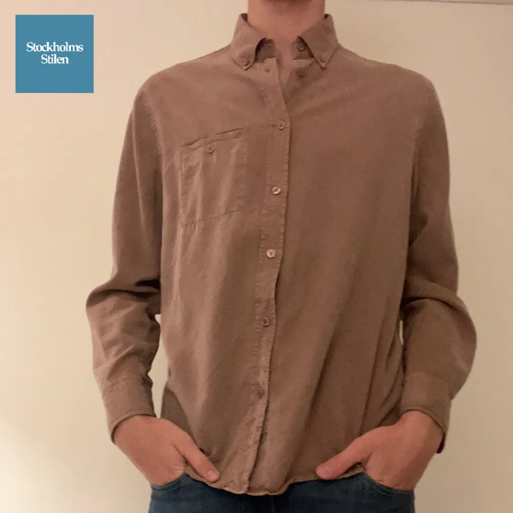 Filippa K Skjorta/Overshirt • Väldigt bra skick, passar perfekt att använda som en skjorta eller Overshirt. Storlek L. Skjortor.