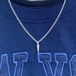 Spike halsband  - 29kr/st, nickelfritt, finns flera i lager 😊 kolla gärna in min instragram ”ebnorth” där jag främst sköter försäljningen💗 