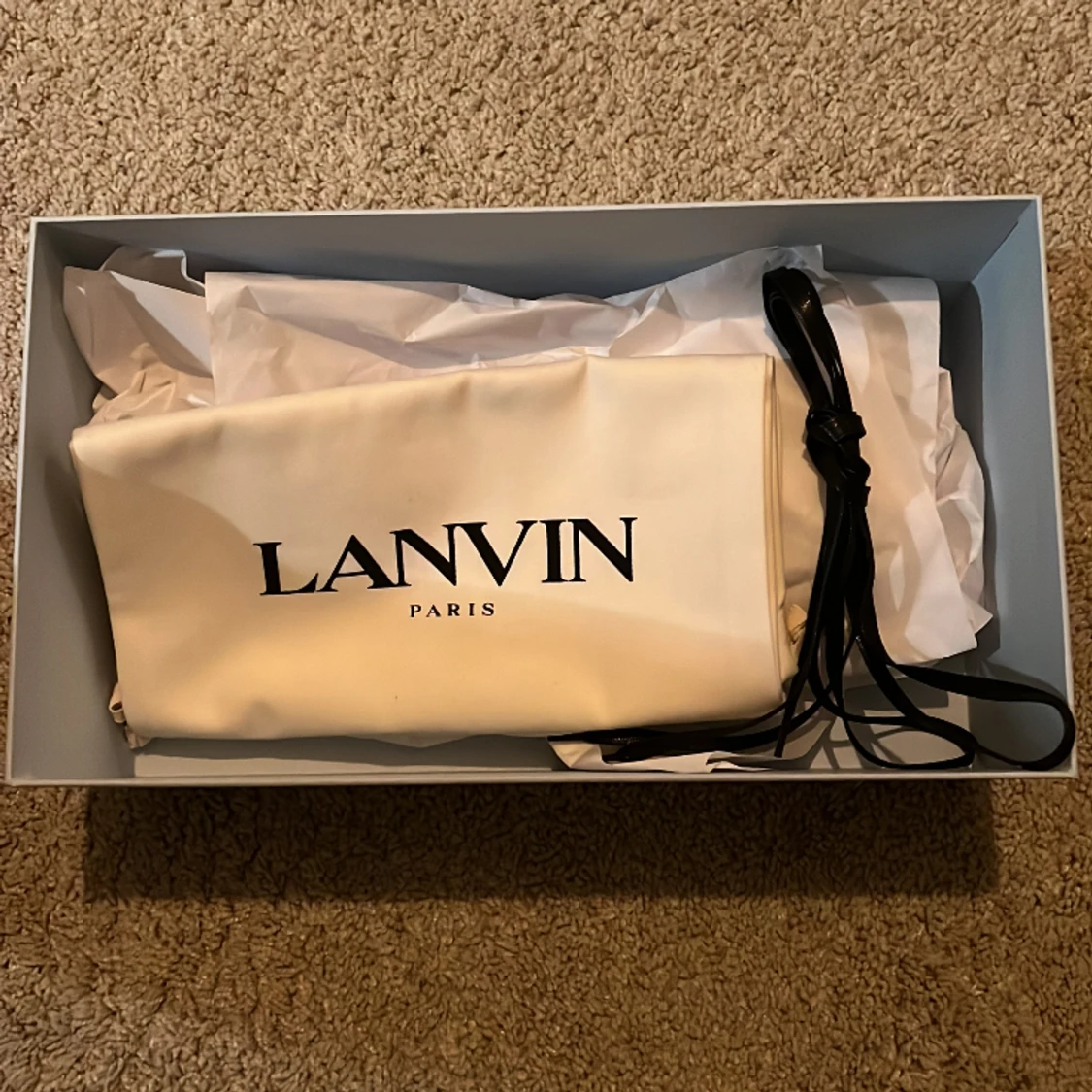 Lanvin  - 90