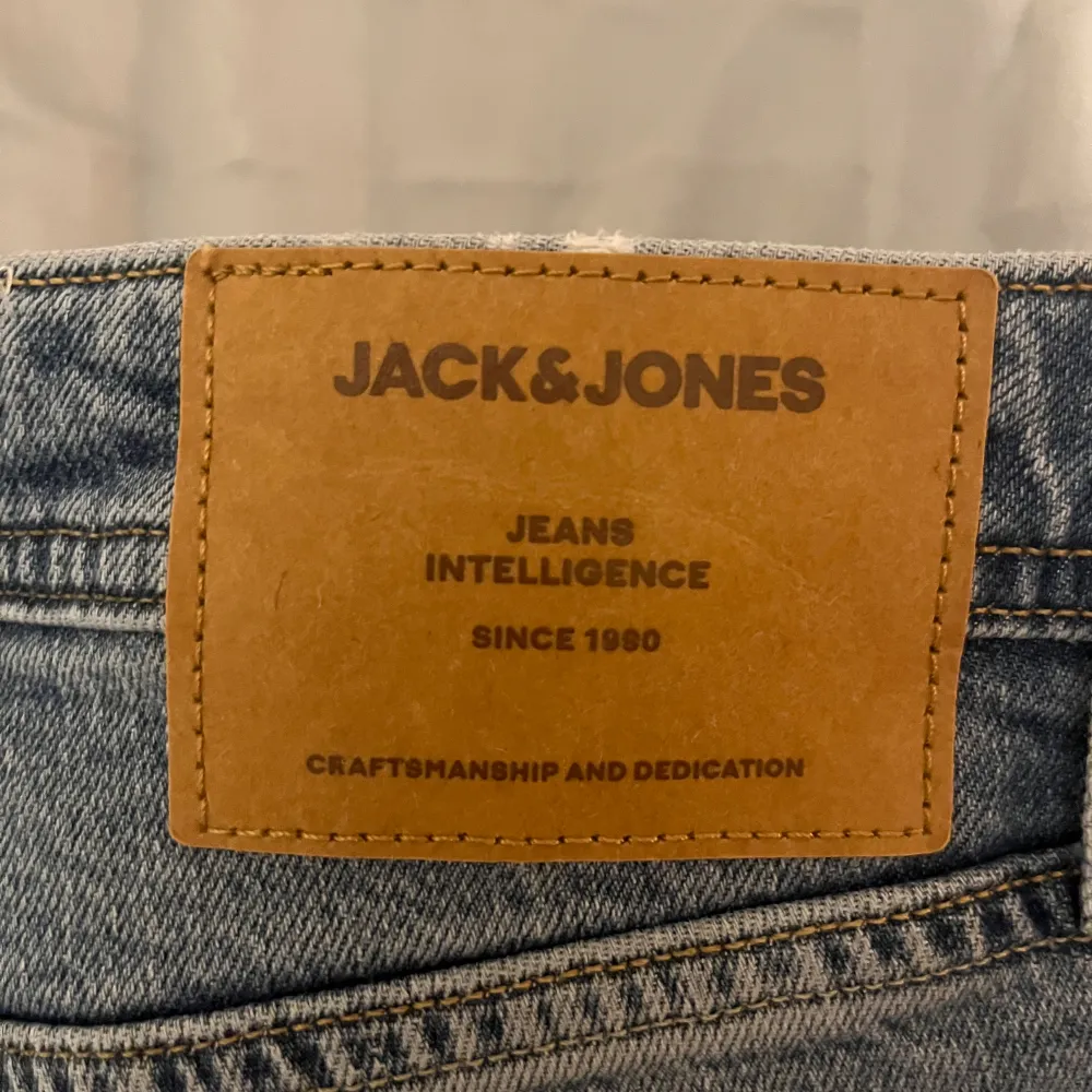 Helt oanvända jack n jones jeans, regular fit. Säljer pga fel storlek . Jeans & Byxor.