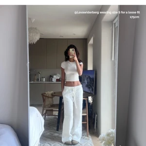 Linnebyxor - Säljer mina alobha the label Every Day linne byxor då de är för korta på mig, jag har sytt upp dem och jag är 166. Passar de som är ca 163 eller kortare. Använda en gång💗 (lånade bilder)