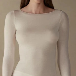 Intimissimi tröja vit - Vit intimissimi tröja, nyskick. Priset är förhandlingsbart vid snabb affär🤍