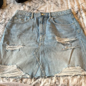 Jeanskjol  - Jätte bra skick alldrig använt den