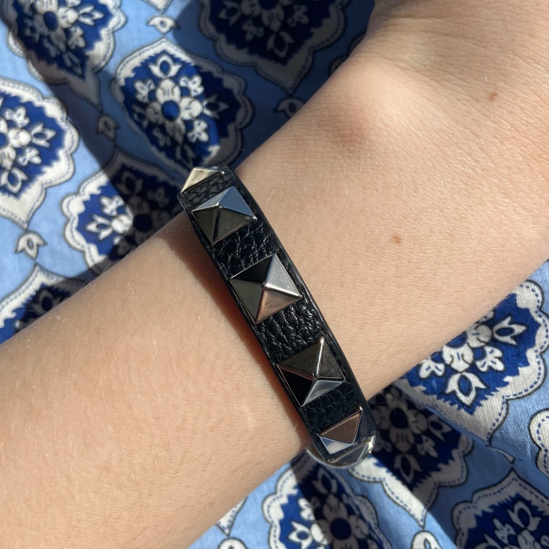 Armband med nitar  - 91