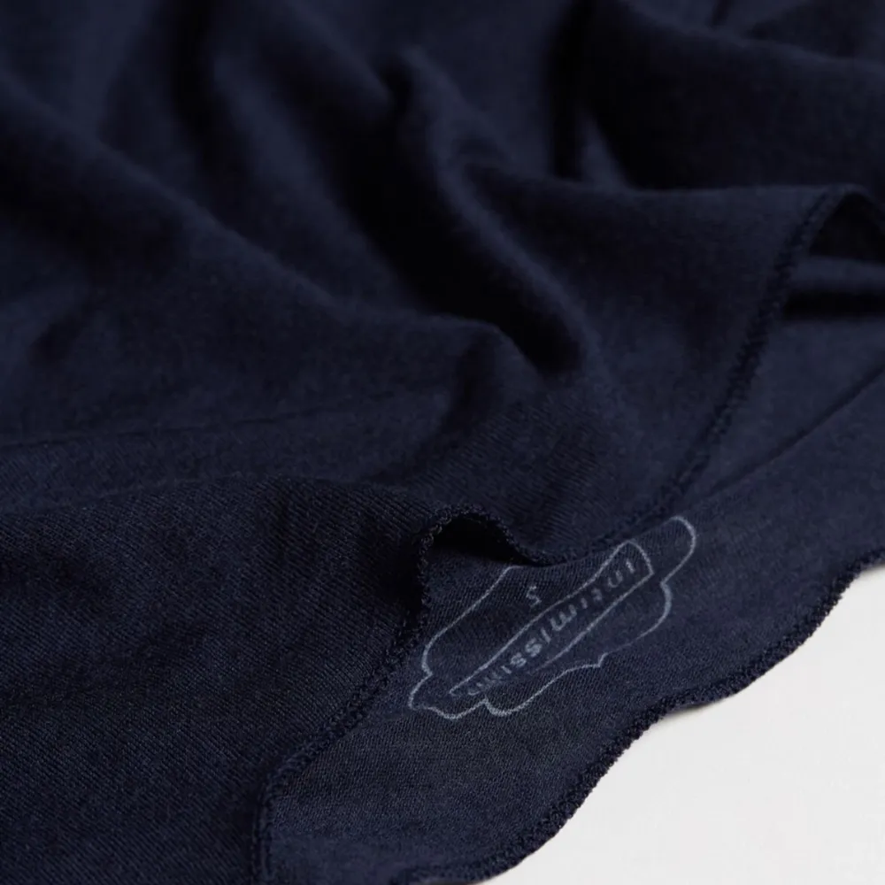 Populär mörkblå tröja från intimissimi. Köpt för ca 449kr för ett år sedan. Bra skick.  85% Modal  9% Cashmere  6% Elastane. Tröjor & Koftor.